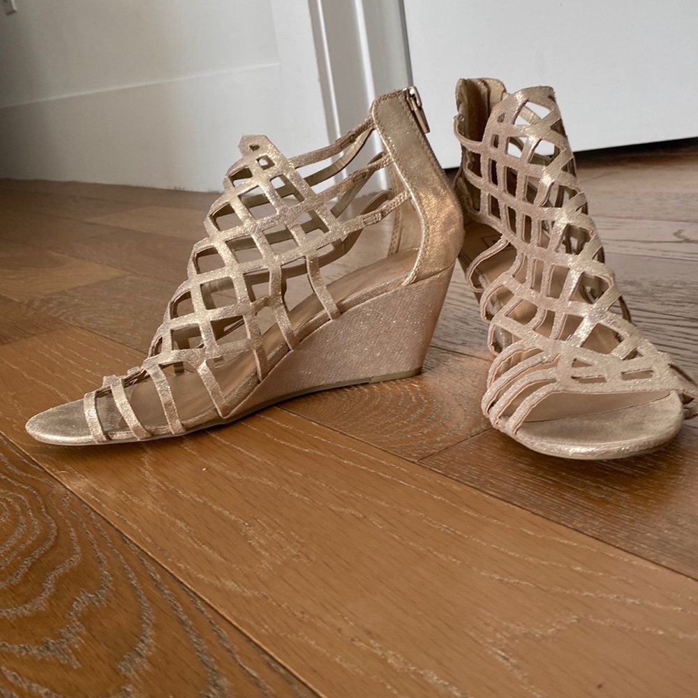 Champagne gold wedges